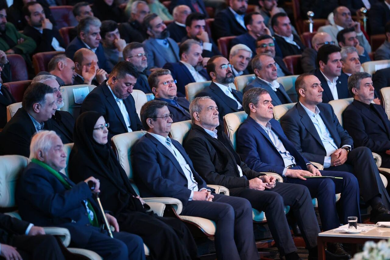 انتقادها از برگزاری همایش «بیمه و توسعه» در اوج بحران اعتماد